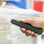 ⁦סכין בטיחות להב קרמית Squeeze-Trigger⁩ – תמונה ⁦3⁩