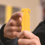 ⁦סכין בטיחות וו דגם KCJ1 תוצרת KLEVER⁩ – תמונה ⁦3⁩